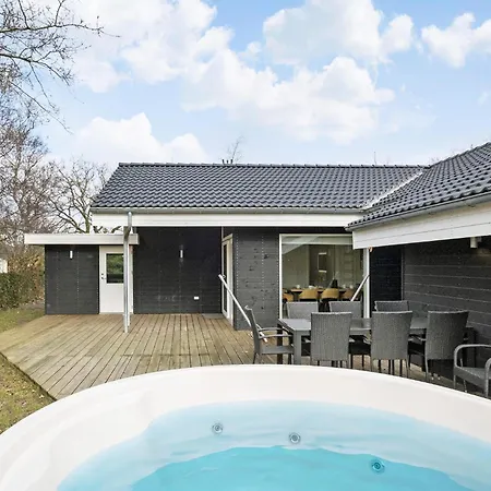 Hébergement de vacances Lovely In With Kitchen Hadsund