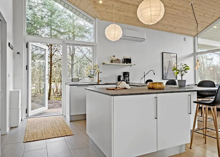 Casa de Férias Lovely In With Kitchen Hadsund