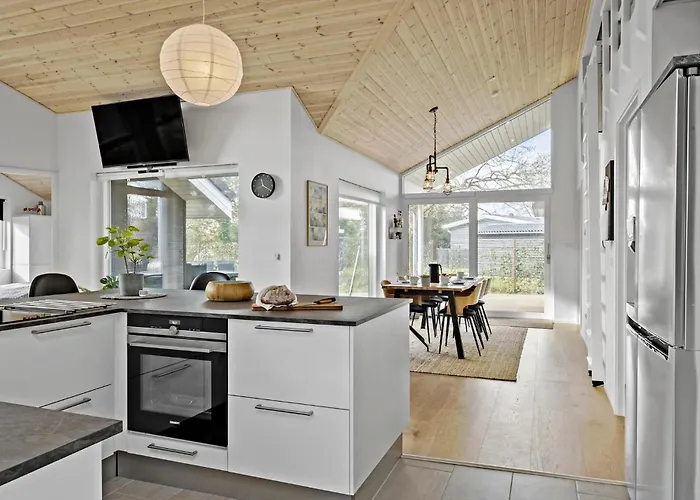 Lovely In With Kitchen *