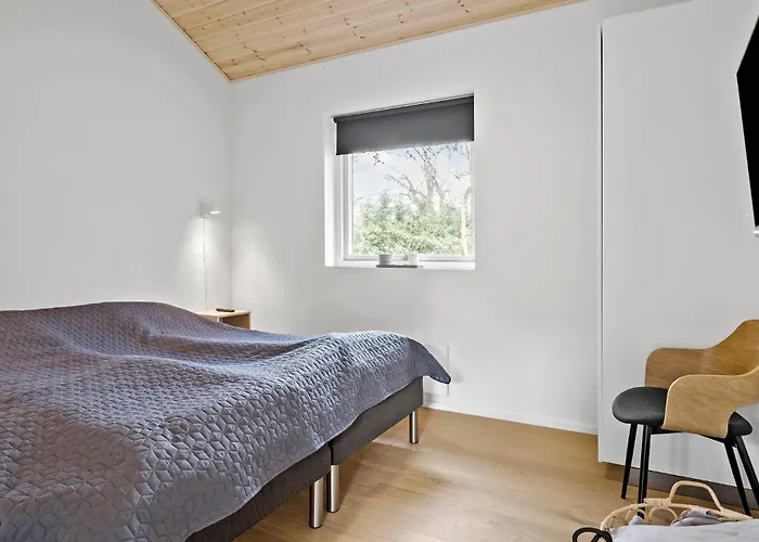 Semesterbostad Lovely In With Kitchen Hadsund